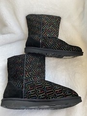 UGG Kids Classic II Graphic Stitch Black Suede Sheepskin Suede US5/UK4/EU37