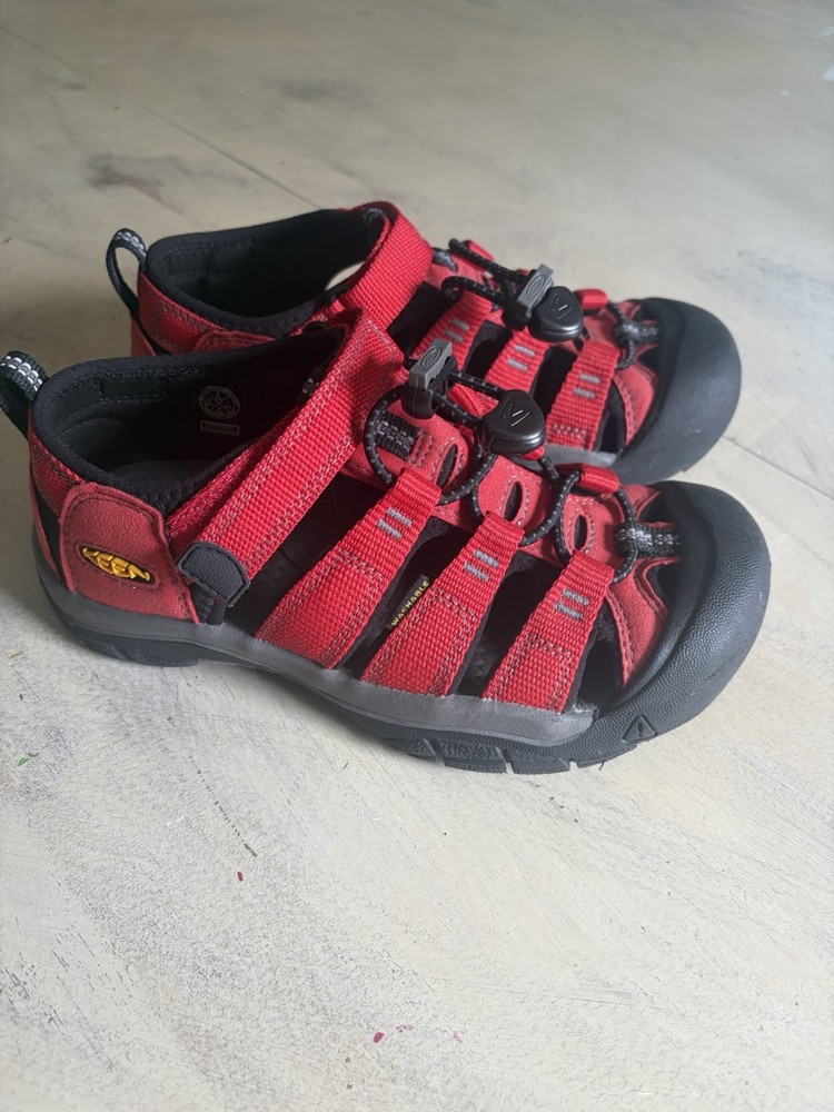 Keen Newport H2 Waterproof Outdoor Hiking Casual Sandals Size 2 Red Youth – MINT