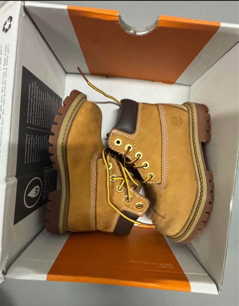 Children’s Timberland Waterproof 6″ Boots Size 8 USED ONLY ONCE