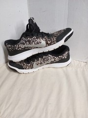 Nike Flex Experience RN 4 Women’s Black White Athletic Shoes 749822-001 Sz 6Y