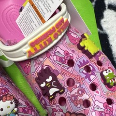 Crocs Hello Kitty J1 – Junior 1 Classic Clog New With Tags Fast Shipping.