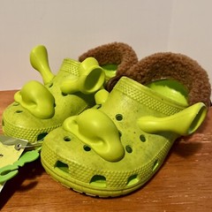 Crocs Classic Clog Dreamworks Shrek Kids Lime Punch C11 Rare Limited 209378-3TX
