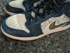 EUC Nike Air Jordan 1 Mid Take Flight Armory Navy Gold Size 7Y-worn very little
