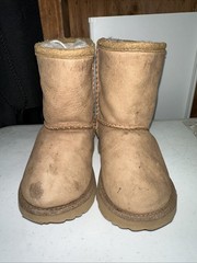 Ugg Australia Classic Short Boots Waterproof Kids Size 7 Brown