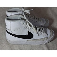 Nike Blazer Mid 77 White Black High Top Sneakers DA4086-100 Kids Size 3.5Y
