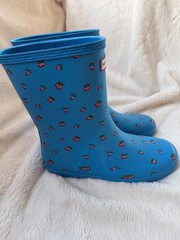 $75 Hunter Kids First Classic Rain Boot Blue & Cherry Print UK2/US3/EU34