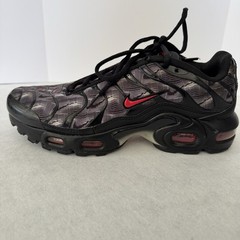 Nike Air Max Plus TN Topography Pack Black & White 7Y Running Shoes DJ4622-001