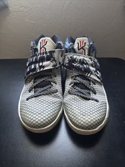 Nike Kyrie 2 GS Effect Size 6.5Y Style 826673-901 Sneakers Shoes