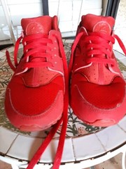 Nike Air Huarache Run Triple Red Running Shoes Style 654275-600 Youth Size 7Y 
