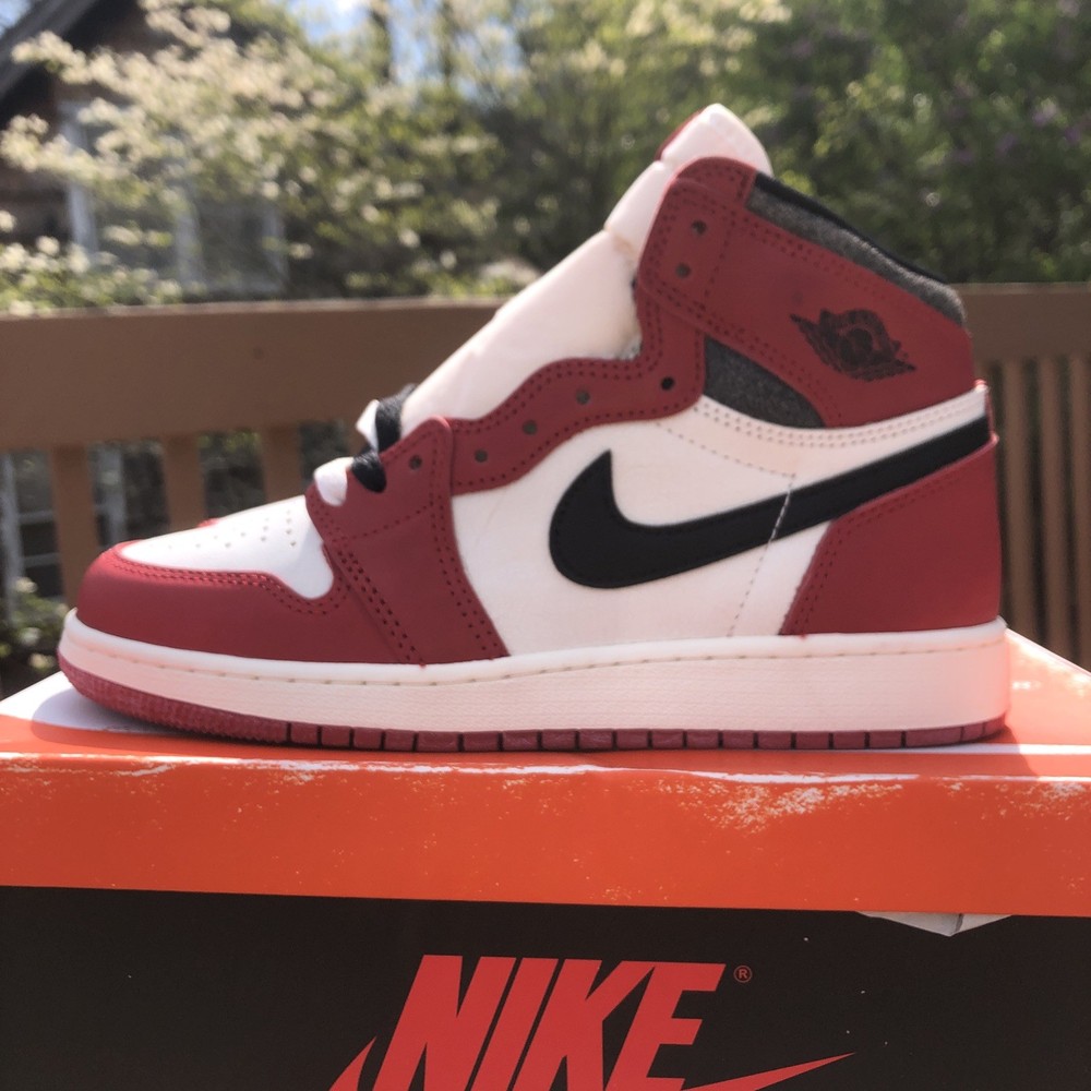 Size 6Y / 7.5W – Nike Air Jordan 1 Retro OG High Chicago Lost & Found GS
