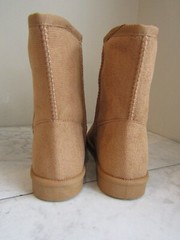NIB FabKids Fuzzies Basic Fuzzy Sand Children’s Boots Shoes Size 1