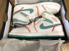 Air Jordan 1 Mid SE (PS) Size 3Y White/Washed Teal-Rush Pink DM9648-100