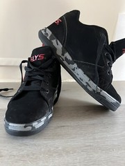 Heelys Youth Propel 2.0 Wheeled Skate Shoes Size YTH 6 Black Red Camo
