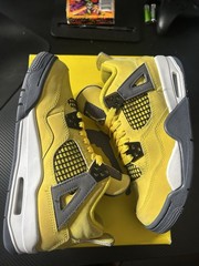 Jordan 4 Lightning Size 4y