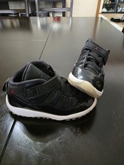 5 pairs – Dolce & Gabbana, Jordan, Adidas and Merrell tennis shoes bundle