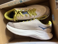 HOKA Rincon 4 Big Kids Athletic Sneaker Gray/Yellow US 7 M, women 8.5.