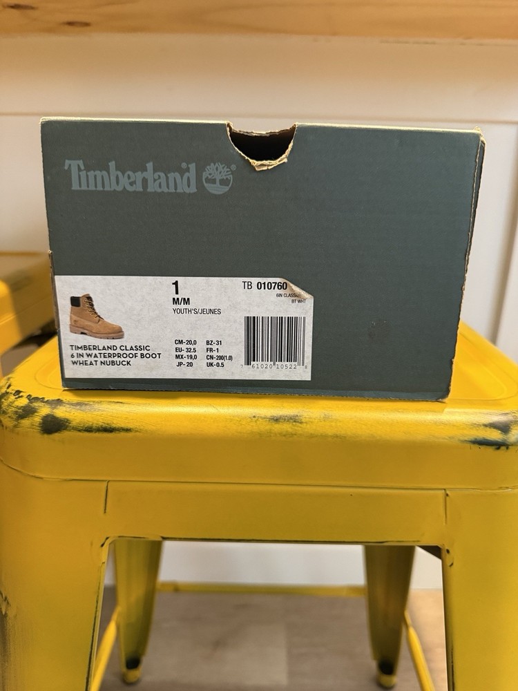 Timberland Classic 6″ Kids Waterproof Wheat Nubuck Ankle Boot Size 1 M