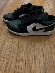 Jordan 1 Low Green Black White Leather Sneaker 7Y Air Jordan Athletic Kids