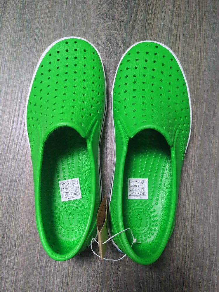Native Miles Big Kids Size J5 Grasshopper Green/Shell White New