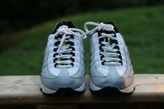 Nike Air Max 95 GS Grey Volt 905348-017, Size 7Y Or Women’s 8.5 Very Nice