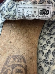 Hey Dude Wally Bundle – Beige & Navy – Youth 6 / Women’s 7