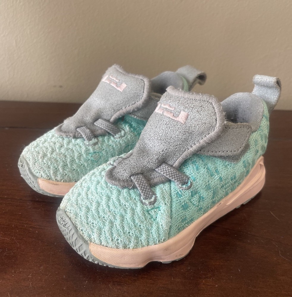 Nike Lebron 17 light aqua gray light pink BQ5596 444 toddler sneakers sz 6 C