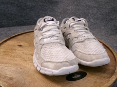 Nike Free Run 2 GS Youth Size 6Y DD0163-100 White Black Suede Running Sneakers