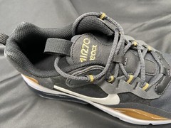 Nike Air Max 270 React (GS) Shoes Black Gold BQ0103-005 Size 6Y Women Sz 7.5 New
