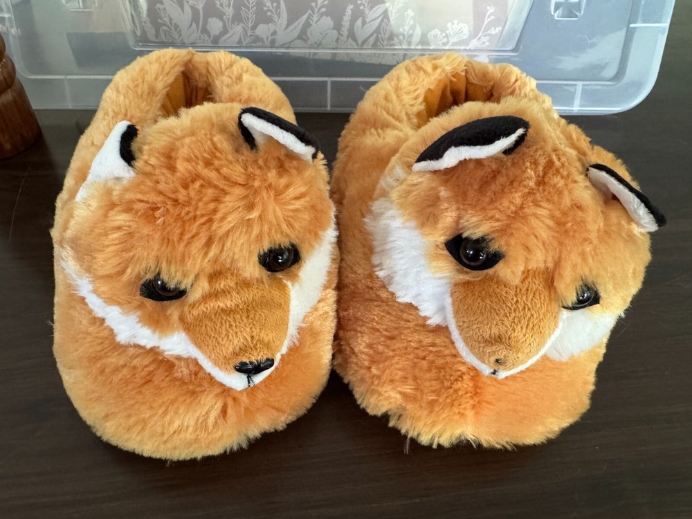 Fox Slippers – Magellan Outdoors – Size M6-7