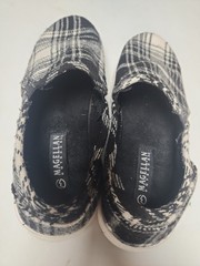 Magellan Black & White Plaid Shoes Size 7 B.
