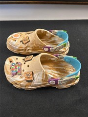 CROCS Cinnamon Toast Crunch All Terrain Clogs Sandals Kids Sz J4 + Extra Jibbitz