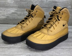 Nike Woodside 2 High ACG Brown/Tan Boot Hiking Size 7 Youth Or Women Size 8.5