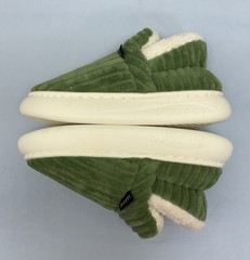 Pluffi Green Booties Thick Anti-Slip Sole Plush Slippers 34-35 US 3-4 Kids