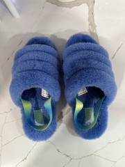 UGG Fluff Yeah Slide Gradient. Big Kids size 6 M. Color Blue.