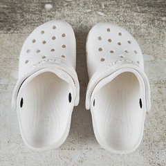 Crocs Classic Clogs Kids Sz 10 C10 White Ankle Strap Round Toe Slip-On Shoes