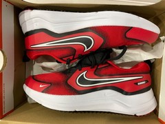 NIB Nike cosmic runner (gs) university red/white