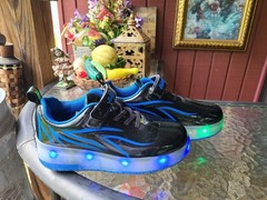JIANDIAN LIGHT-UP (work) 2 roller wheels skate shoes EU Sz 39/ US 8 Charger incl