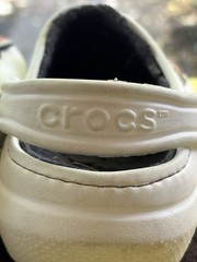 Crocs Classic Lined Clog White Unisex Kids J2 US 2 Slip-On w/ Charms