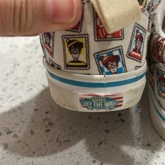 Vans x Where’s Waldo? Era Lace Up Postage Sneakers – Size 10