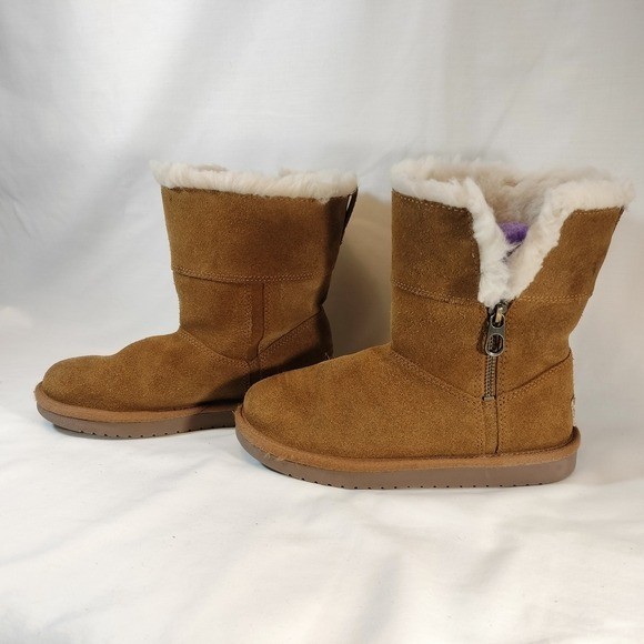 Koolaburra by UGG; Aribel; Tan Suede Boots with Cream Fur Lining; Youth Size 2