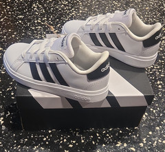 adidas Grand Court 2.0 K Unisex Kids Athletic Sneaker White/Black US 11K GW6511