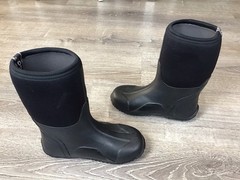 Bogs Classic High Boots Youth Size 5 Black Good Waterproof Insulated Neoprene