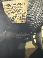 Under Armour UA BPS Assert 9 AC Black / White Kids Size 1.5 Youth 2021