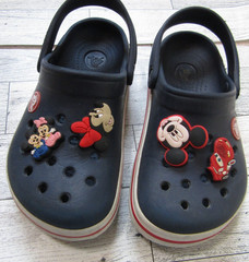 Crocs Classic Lined Clogs with Mickey Minnie Charms Kids Size 10/11 Blue