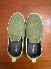 all bird Y1. Moss Green. Never worn. Minimal dirt on bottom from trying on!