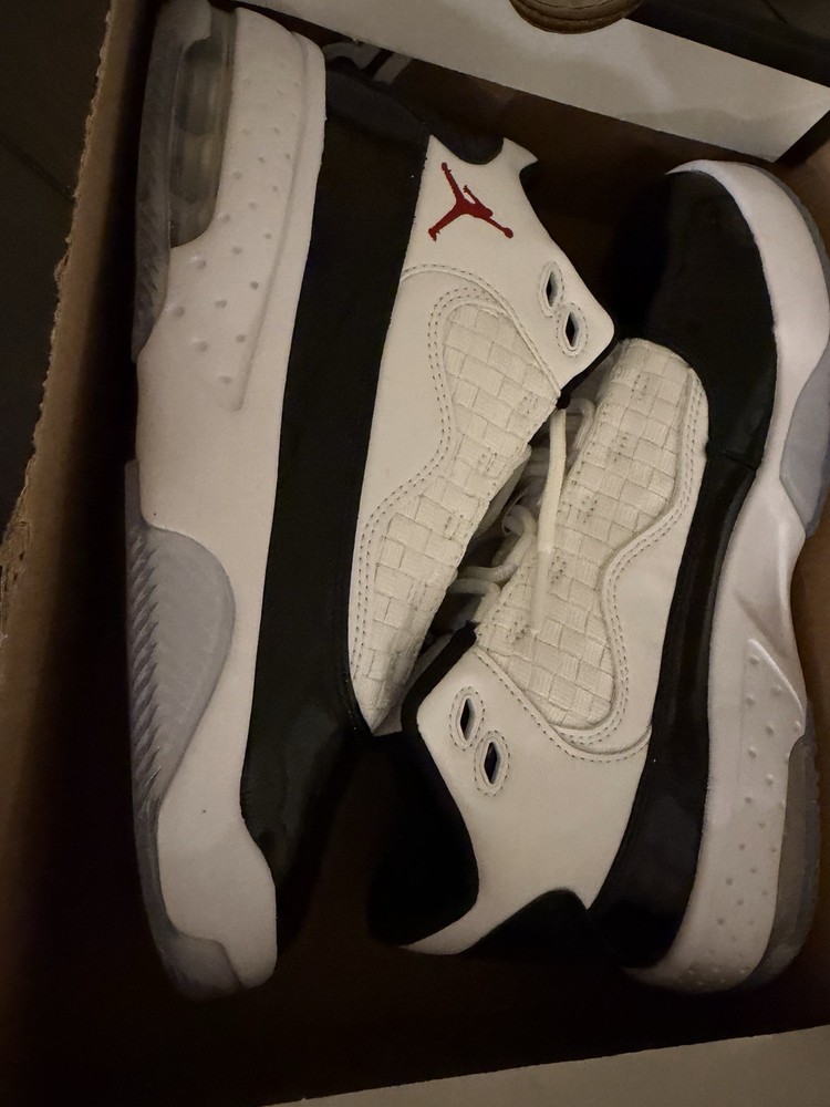 Jordan Max Aura 2 (GS) White/Black/Red Basketball Sneakers Kids 4.5Y CN8094-102