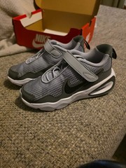 Nike Air Max Nova (PS)…Kids 11.5