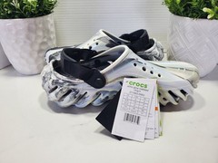 Crocs Echo Glow Marbled Clog Black / White 211883-0WU Youth J6 ⚫ New With Tags