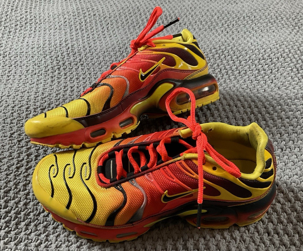 Nike Air Max Plus TN Chrome Size 5Y Yellow/Orange/Red Running CT0962-700
