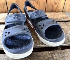 Crocs Crocband open toe Sandals Kid’s Sz J- 1 Blue